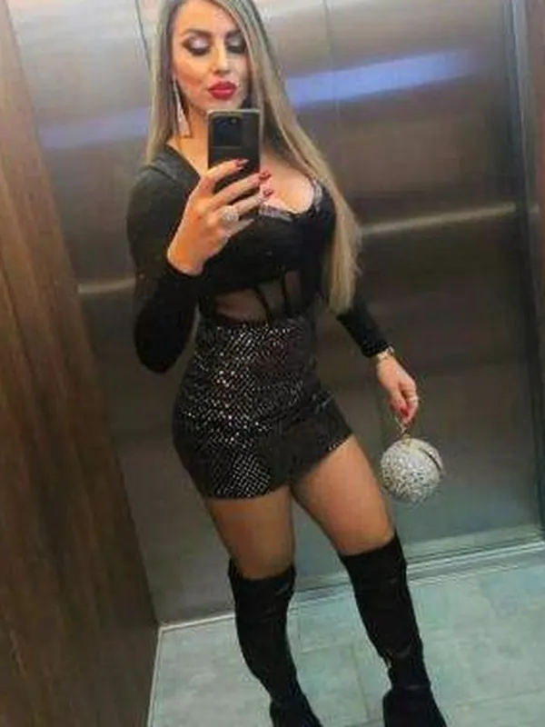 Alexia, 34 ans, rencontre plaisir à Lille