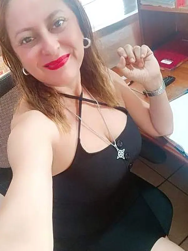 Élodie, 38 ans, rencontre plaisir à Orléans