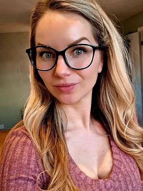 Ninon, 25 ans, rencontre plaisir à Pau