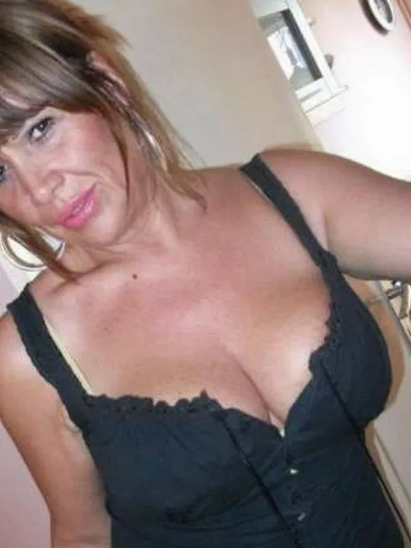 Armelle, 48 ans, rencontre plaisir à Tours